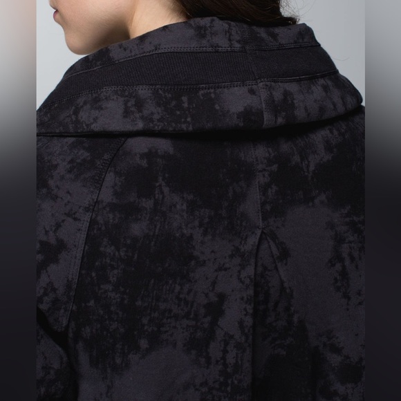 Lululemon To Class Jacket - Size 4 - Picture 6 of 9